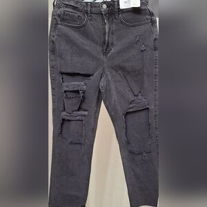 Hollister ULTRA HIGH-RISE RIPPED BLACK VINTAGE STRAIGHT JEANS